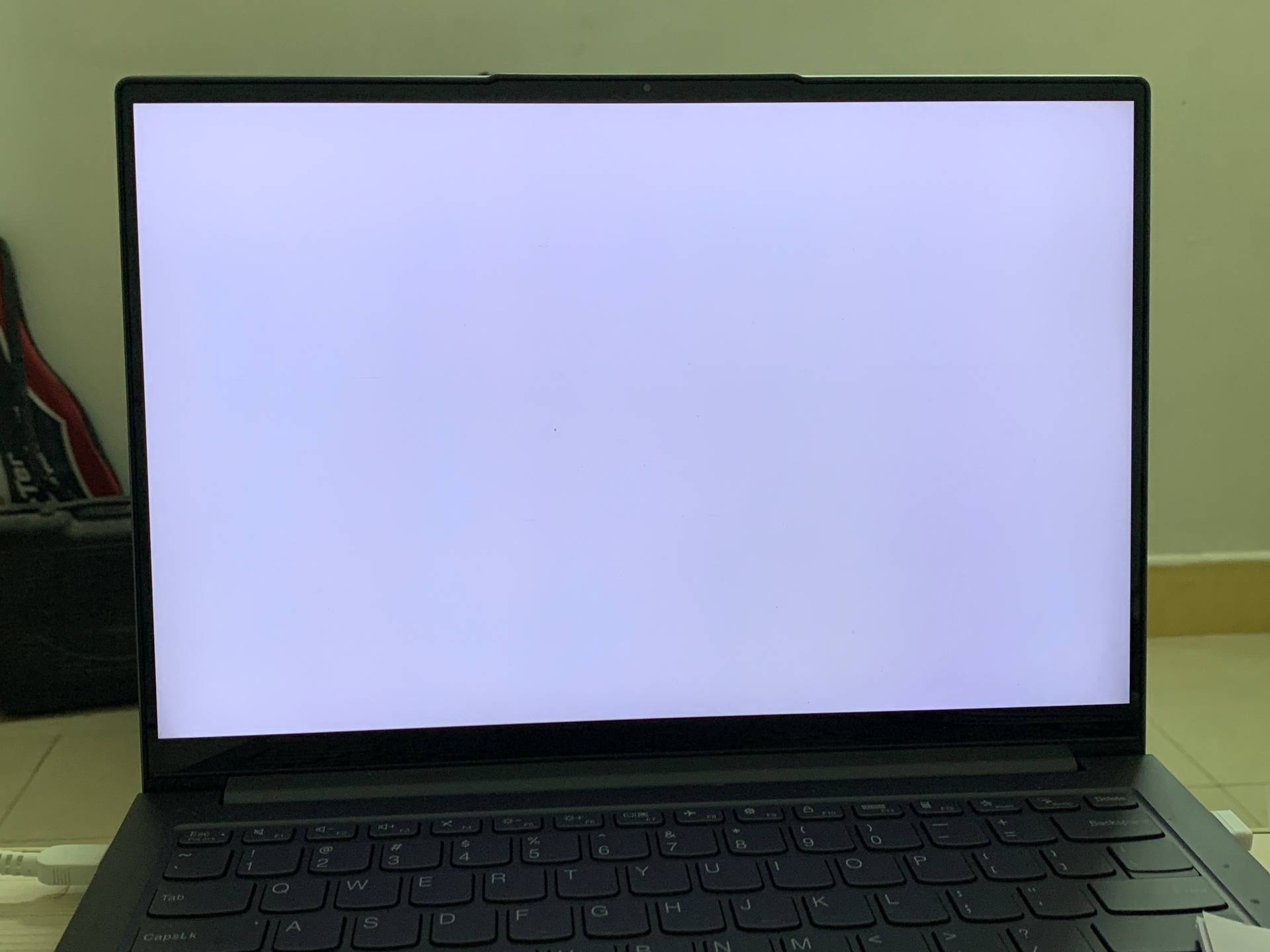 Dilema bielej obrazovky LCD? Trojstupňová metóda CNK na riešenie problémov umožňuje efektívne riešenie!